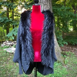 IMINOARU faux fur batwing sweater/shawl